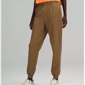 ✨ NWOT ✨ lululemon Stretch High Rise Jogger • size 8